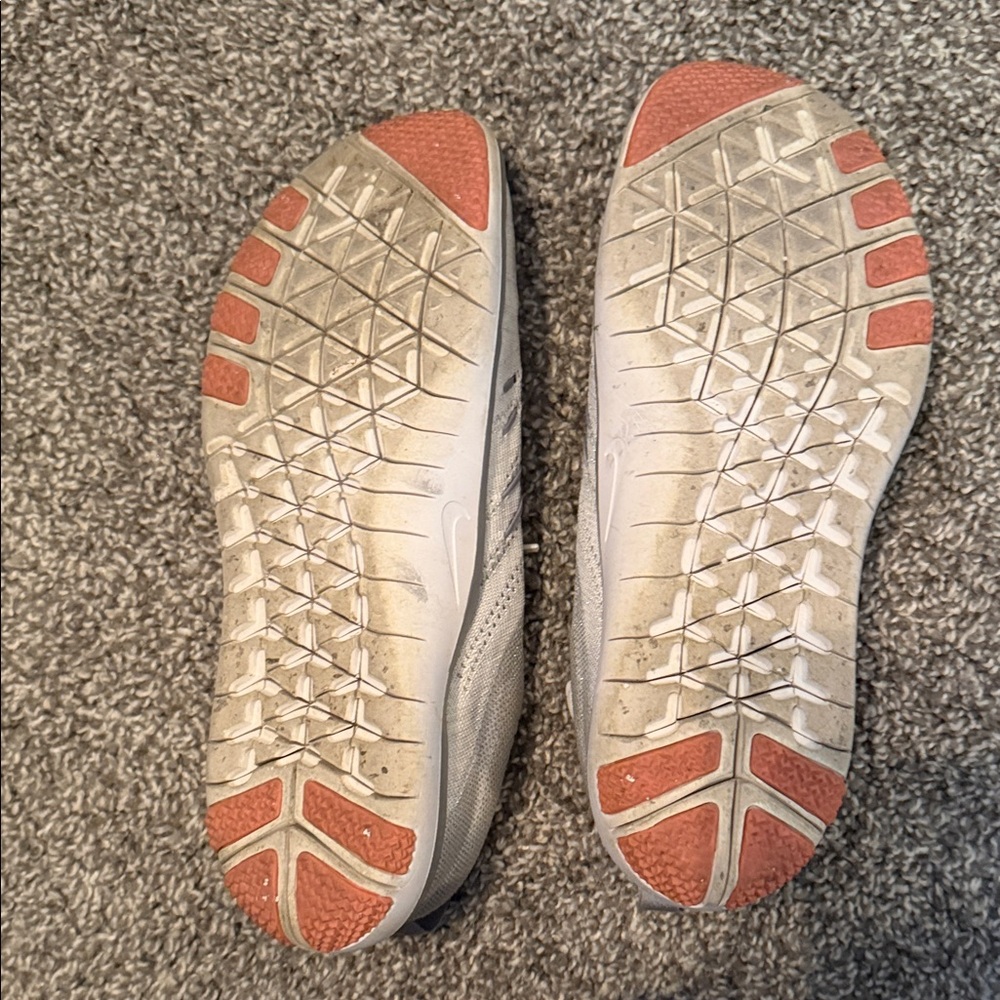 Women Nike Tennis Shoes View 6